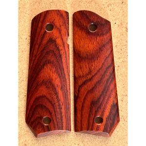 Empuñaduras de Madera de Arce Personalizadas para Pistola Angel 1911 - Modelo Government de Tamaño Completo, Ecológicas, Hechas a Mano, Lisas y Naturales - Product Image 6