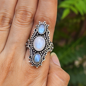 Bague à trois pierres en pierre de lune, argent sterling 925, sertissage clos, bijoux de fiançailles - Product Image 1
