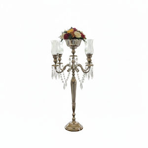 Candelabro de 5 velas con vástago facetado, Base hexagonal con gotas de cristal, aluminio plateado, alto - Product Image 4