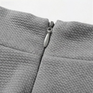 Jupe courte trapèze pour femme, taille élastique, couleur unie, style décontracté, 100 % polyester tissé, toutes saisons - Product Image 4
