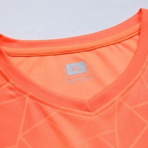 Camiseta de Fútbol de Manga Larga para Hombre, Estampado Geométrico Naranja, Cuello en V, Absorbe la Humedad, Poliéster, Top de Entrenamiento de Fútbol - Product Image 3