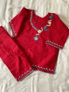 Chal de Algodón Bordado con Flores Rojas para Mujer, Ropa Étnica Tradicional, Estilo Casual de Primavera/Verano - Product Image 1