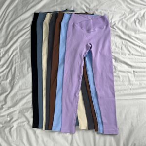 Legging de sport taille mi-haute en coton 100% pour femme, effet push-up, idéal pour le yoga, la course et le fitness, noir - Product Image 6