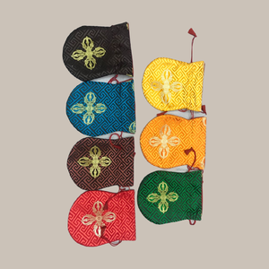 Bolsa de Seda Mala de 5x6 Pulgadas con Bordado de Signos Auspiciosos Budistas, Bolsas y Estuches de Uso Especial para Monjes Budistas - Product Image 1