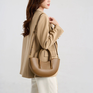 Bolso de Hombro de Piel Sintética con Textura Lichee, Diseño Minimalista, Parte Superior Abierta, Correa Única de 50-65 cm de Largo, para Uso Diario en Todas las Estaciones, Poliéster - Product Image 4