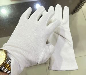 ถุงมือตรวจสอบผ้าฝ้ายอินเตอร์ล็อค 100% สีขาว ถุงมือผ้าฝ้ายสำหรับงานตรวจสอบคุณภาพ การจัดการอุปกรณ์อิเล็กทรอนิกส์ และงานประกอบทั่วไป - Product Image 3