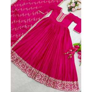 Robe de soirée élégante de créateur avec dupatta brodé - Product Image 2