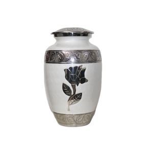 โกศเพลิงศพโลหะอลูมิเนียมขนาดใหญ่คุณภาพดีที่สุดมุกสีขาวพร้อมแกะสลักกุหลาบสีเงินรุ่น CU1 สําหรับผู้ใหญ่ - Product Image 1