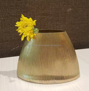 En gros Personnalisé Sculpté En Laiton Fleur Vase De Luxe Grand Pot De Table Vase De Haute Qualité Offres Spéciales par Azora industries - Product Image 4