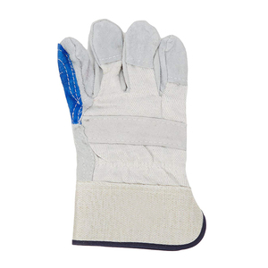 Gants tactiques canadiens conçus pour une utilisation professionnelle avec une meilleure adhérence, une résistance au vent et un confort hivernal supérieur - Product Image 2
