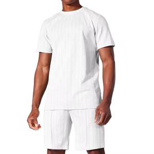 Ensemble deux pièces pour hommes : T-shirt et short de sport anti-odeur, respirant, évacuant la transpiration, idéal pour l'entraînement estival, avec étiquettes personnalisables - Product Image 6