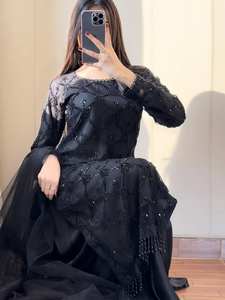 Kurta de red de lujo con bordados elaborados, palazzo de crepé francés y dupatta – Traje étnico listo para usar para fiestas para mujer - Product Image 2