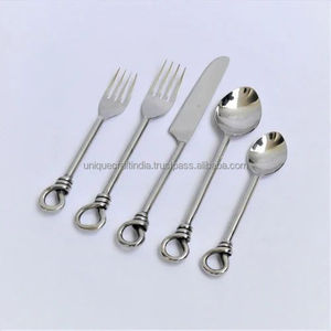 ชุดช้อนสแตนเลสพรีเมียม ขัดเงาอย่างดี เกรดสำหรับอาหาร |   ภาชนะใส่อาหารทนทานต่อการเกิดสนิม |   โลโก้แบบกำหนดเองของ OEM - Product Image 2