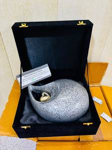 Aluminum Tear <b>Drop</b> Urn With Golden Heart And Black Velvet <b>Box</b> - Product Image 5