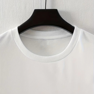 Camiseta Extra Grande con Logotipo Personalizado, 240 GSM, Algodón Grueso, Cuello en V Formal, Hombros Caídos, Corte Regular para Mujer, Transpirable, 100% Poliéster - Product Image 3