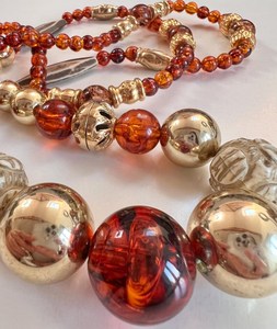 Fashion Irregular Beaded Necklace Light Luxury <b>Retro</b> Stainless Steel Acrylic Beads Necklace Jewelry for Women Resin Crafts - Product Image 6
