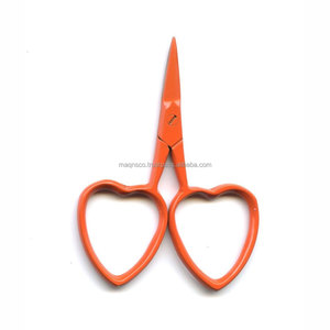 Tijeras Kelmscott al por mayor, tijeras de bordado Little Love, mini tijeras con forma de corazón de 2.5 pulgadas, tijeras Little Love - Product Image 4