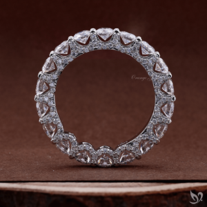 Anillo de Boda con Diamantes Redondos en Banda Completa, 4.15 TCW, Corte Brillante, Montura Compartida - Product Image 4