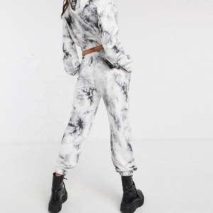 Mujeres Tie Dye Crop Top Chándal Diseño de logotipo personalizado Mujeres Crop Top Chándal 100% Algodón Poliéster Crop Top Chándal - Product Image 2