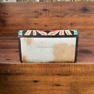 Portefeuille sculpté à la main à motif occidental Pochette portefeuille élégant en cuir véritable en fourrure de vachette Multi utilisations portefeuilles en cuir occidental - Product Image 4