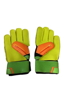 Encuentra guantes deportivos de cuero y látex transpirables de calidad profesional al por mayor, similares a los iconos, para porteros de fútbol, con personalización. - Product Image 5