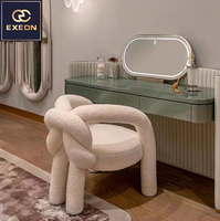 Chaise en tissu de forme spéciale de luxe moderne et légère ensemble pour chambre à coucher chaise de coiffeuse en cachemire pour la maison