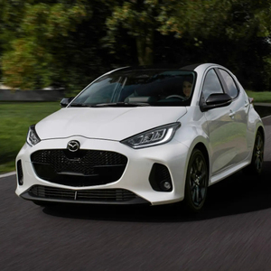 Véhicule compact abordable, idéal pour la ville, Mazda 2, conduite facile, stationnement et utilisation quotidienne. - Product Image 2