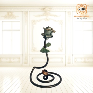 Roses en fer forgé, style antique, traditionnel, moderne, vintage, avec revêtement en poudre, forgées à la main, décoration d'intérieur, cadeaux en gros pour anniversaires - Product Image 2