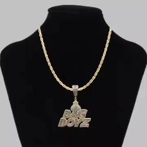 Colgante de Lujo Chapado en Oro Real de 18K con Incrustaciones de Diamantes, Joyería Hip Hop, Colgante Personalizado de Moda, Colgante de Joyería para Hombre - Product Image 1
