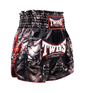 Pantalones Cortos de Muay Thai Twins TTBL Kabuki Negros/Gris Satinados 100% Poliéster con Sublimación Personalizada, Duraderos y Ligeros para Artes Marciales - Product Image 5
