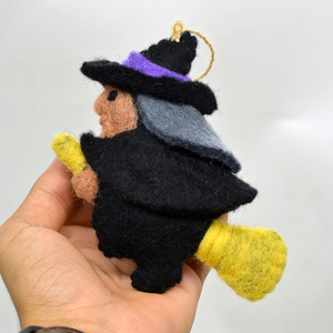 Adorno de Bruja de Fieltro de Lana Hecho a Mano, Decoración de Halloween, Volando sobre una Escoba, Decoración para Fiestas en Interiores, Regalo Artesanal para Niños - Product Image 2