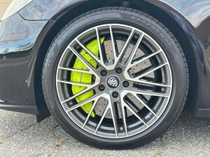 Offre Parfaite Voiture d'Occasion Porsche Panamera Turbo S E-Hybrid 2023 Prête à être expédiée dans le monde entier - Product Image 2