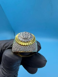 Anillo de Moissanita Iced Out en Plata 925 y Oro 14K Bicolor, Anillo Bling de Hip Hop, Joyería de Lujo para Hombre - Product Image 2