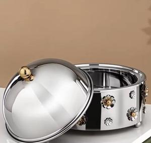 Casserole en métal conviviale pour les invités, conçue pour les tables de festival, permettant aux organisateurs de présenter des plats chauds aux participants, idéale pour le service de hot pot. - Product Image 5