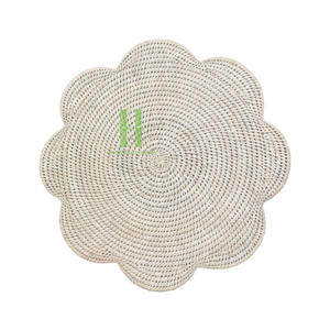 Nouveau produit : Set de table en rotin de qualité supérieure du Vietnam, prix direct usine, OEM, en forme de fleur, décoration murale bohème suspendue - Product Image 6