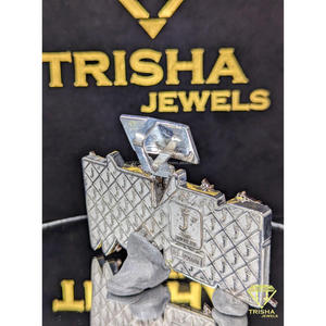 Colgante de lujo con nombre personalizado, con diamantes VVS cultivados en laboratorio, en plata de ley 925, estilo hip hop, de Trisha Jewels - Product Image 5