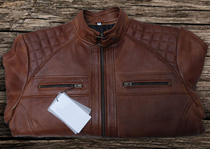 Veste en cuir écologique respirante et imperméable à col montant en toile, style aviateur, avec logo frontal, livraison rapide - Product Image 4