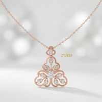 Collier Pendentif Trèfle Floral Doré pour Femme avec Diamant de Laboratoire, en Argent 925, Bijou Élégant Porte-Bonheur OEM ODM