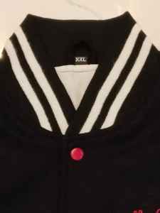 Chaqueta universitaria estilo bomber con letras bordadas personalizadas, chaqueta universitaria estilo béisbol, chaqueta universitaria Old Friends School. - Product Image 4