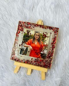 Cadre en résine fait main avec fleurs pressées pour une présentation élégante sur table et étagère - Product Image 6