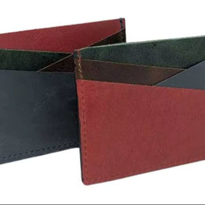 Tarjetero de Cuero Rojo Informal, de Alta Calidad, Moderno y Portátil, con Logotipo Personalizado, Perfecto para Viajes - Product Image 1