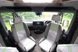 Autocaravanas de Lujo Usadas BE 2024, Autocaravanas RVS en Venta para Campamentos, Aventuras Acuáticas y Aéreas - Product Image 4