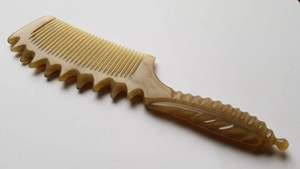 Peine de cuerno natural de tamaño de bolsillo para viajes, herramienta para el cuidado del cabello, desenredar y suavizar el cabello - Product Image 6