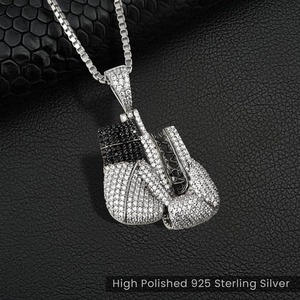 จี้รูปนวมชกมวยประดับเพชรโมอิสซาไนต์สีดำและสีขาวแบบฝังขอบ สำหรับผู้ชาย สไตล์ฮิปฮอปสุดหรู - Product Image 4