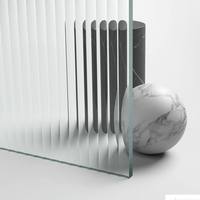 Verre cannelé ultra-transparent diffuseur de lumière disponible en OEM, 4 mm, 5 mm, 6 mm, certifié SGCC pour les cloisons intérieures