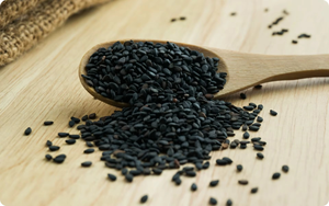 Graines de sésame noir 100% naturelles sélectionnées pour une approvisionnement en vrac de qualité supérieure, utilisant un processus de nettoyage et de séchage, et un emballage d'exportation sécurisé - Product Image 6