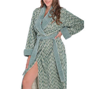เสื้อคลุมอาบน้ำผู้หญิงหรูหรา ผ้าคลุมไหล่ยาว สีเขียวหยก ลายสามสี ผ้าฟลีซนุ่ม มีกระเป๋า ไซส์ใหญ่ ชุดนอน - Product Image 4