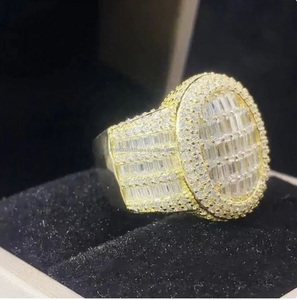 Anillo de Compromiso y Matrimonio Clásico Hecho a Mano con Tres Hileras de Circonitas Cúbicas con Corte Baguette en Plata de Ley 925 con Engaste de Puntas para Mujer - Product Image 5