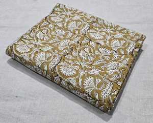 Tela de algodón 100% india hecha a mano, ecológica, con estampado floral tradicional hecho a mano, para decoración del hogar y vestidos. - Product Image 1