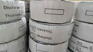 Manguera de Riego por Goteo de Plástico Negro Resistente con Gotero Plano Integrado para Riego Automático de Campos Agrícolas, Jardines e Invernaderos - Product Image 2